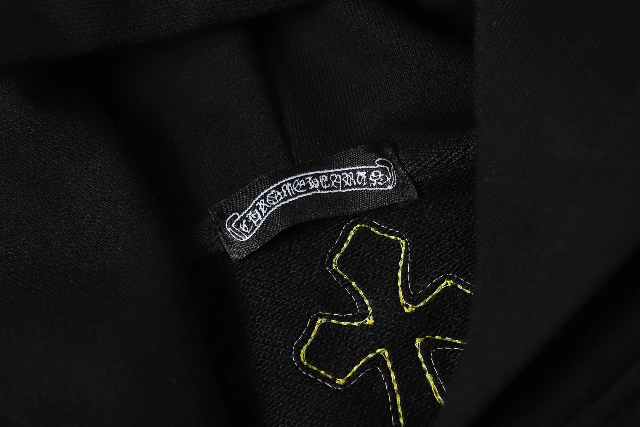 P280 #L3190 cross-border model. Those who pursue quality should not place an order. -Chrome Hearts/Chrome Hearts graffiti spoof printed leather cross✝️Hooded sweatshirt - High weight, high density and high quality. The wool is soft, delicate and skin-friendly. It feels soft and silky. It has excellent warmth and skin-friendly properties. M L XL